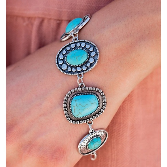 Taos Trendsetter - Blue Turquoise Stone - Bracelet NEW